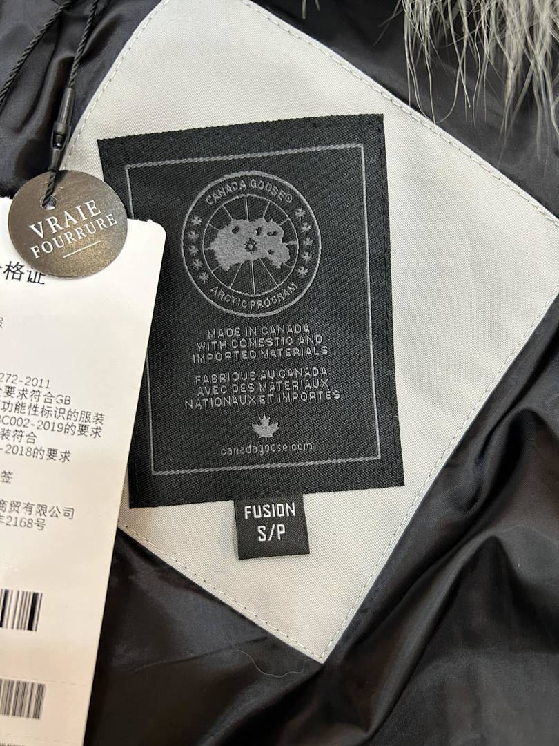 Canada Goose Wyndham Parka - Image 109