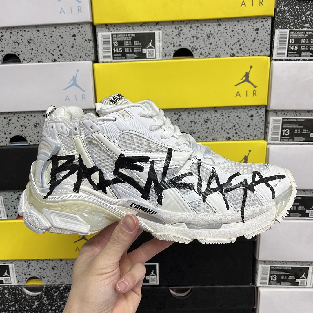 Balenciaga BLCG Runner 7.0 - Image 6