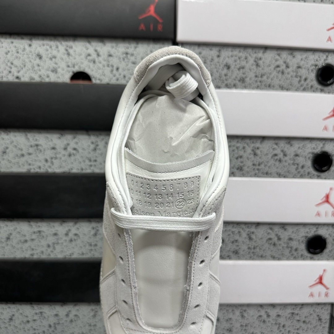 On Running Maison Margiela Replica Off White 101 Grey (Light Suede) - Image 8