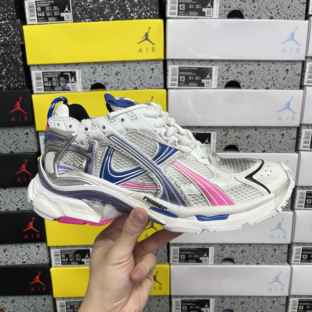 Balenciaga BLCG Runner 7.5 - Image 4