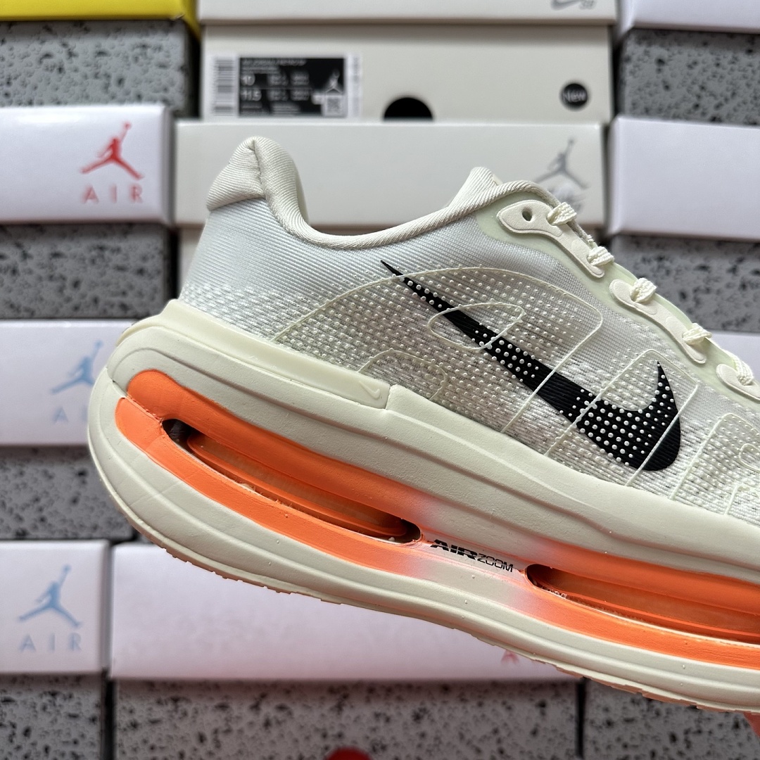 Nike Vomero Premium HQ2050-100 - Image 3