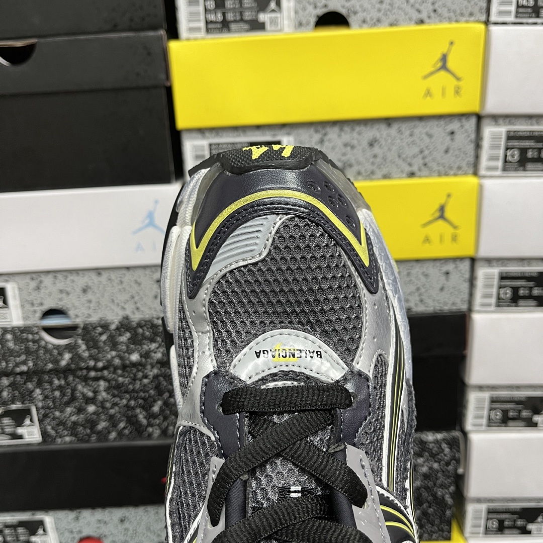 Balenciaga BLCG Runner 7.5 - Image 3