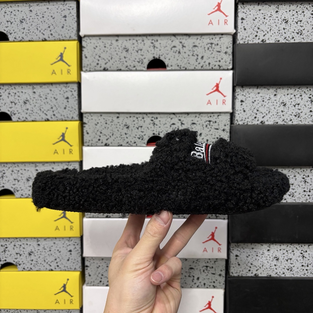 Balenciaga BLCG Furry Slide (Black) - Image 7