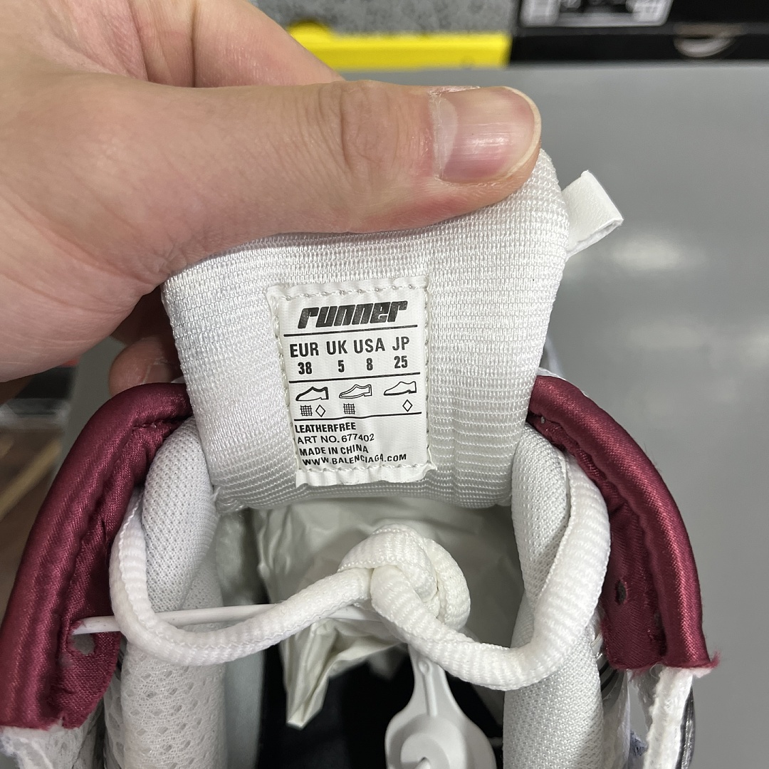 Balenciaga BLCG Runner 7 Gen - Image 10