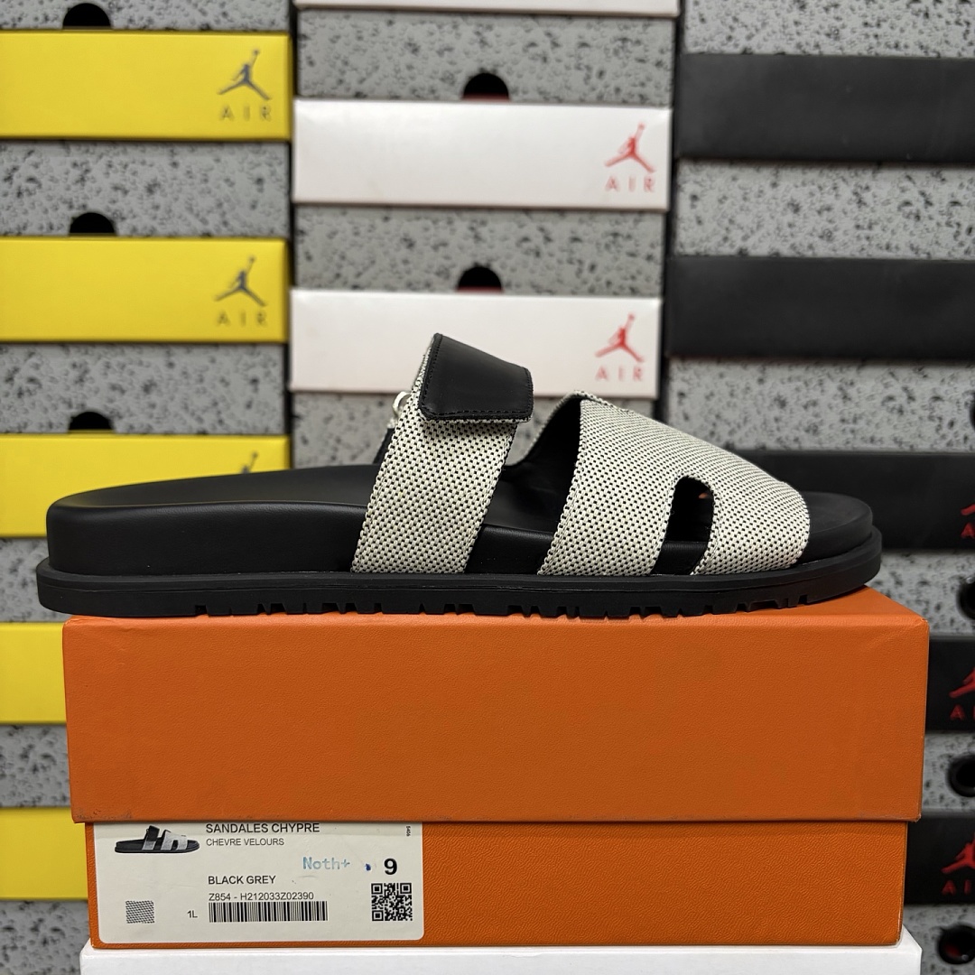 Hermes Chypre Sandal Grey Black / Canvas