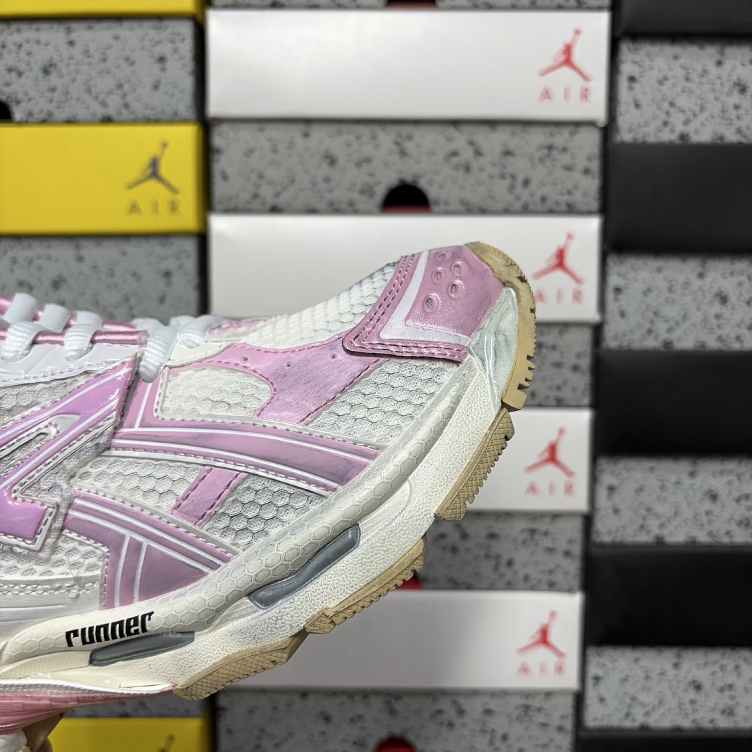 Balenciaga BLCG Runner 7.0 - Image 10