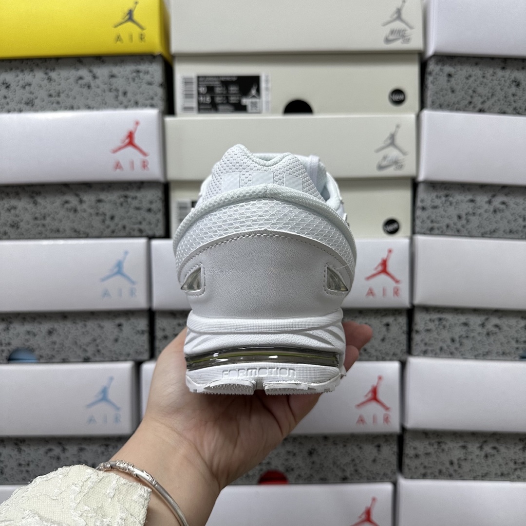 On Running Response Trail 2 Raf Simons - Image 6