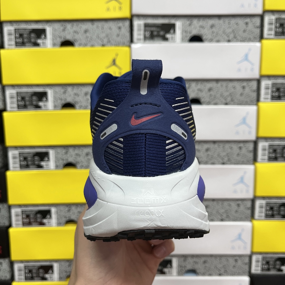 Nike Zoom Vomero - Image 5