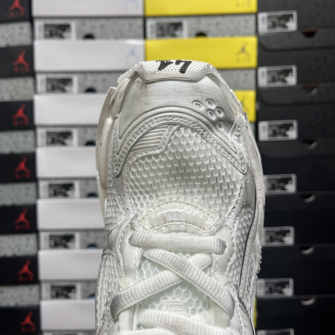Balenciaga BLCG Runner 7.5 - Image 9