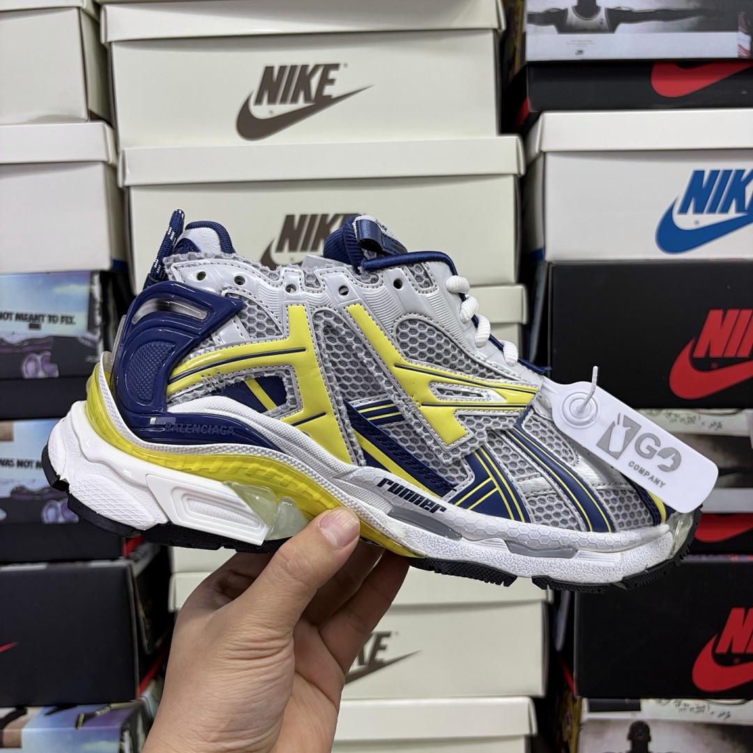 Balenciaga BLCG Runner7.0 - Image 38