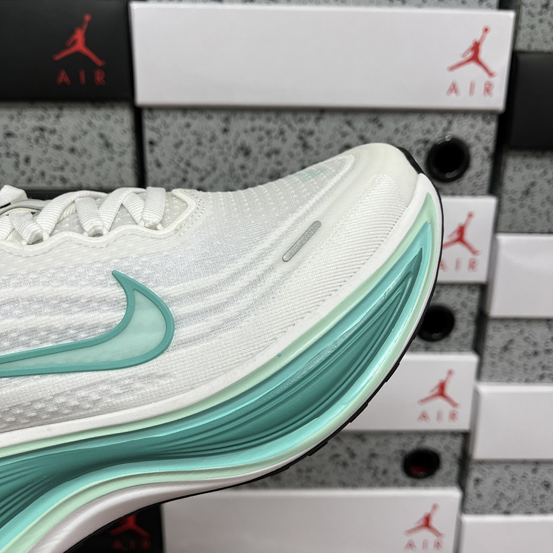 Nike Zoom Vomero - Image 2