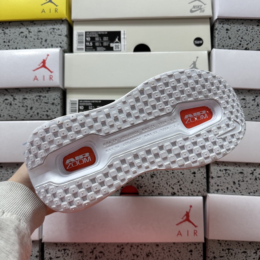Nike Vomero Premium HQ2050-533 - Image 10
