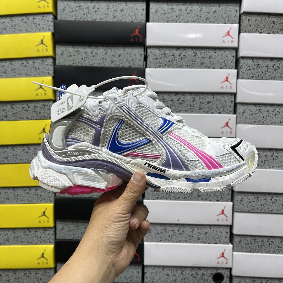 Balenciaga BLCG Runner - Image 14