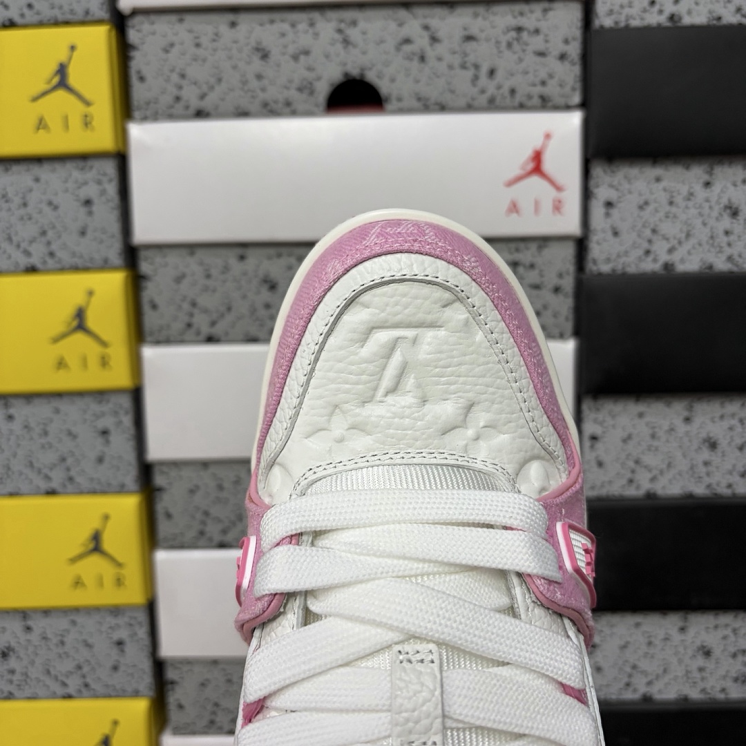 Louis Vuitton Trainer - Image 2