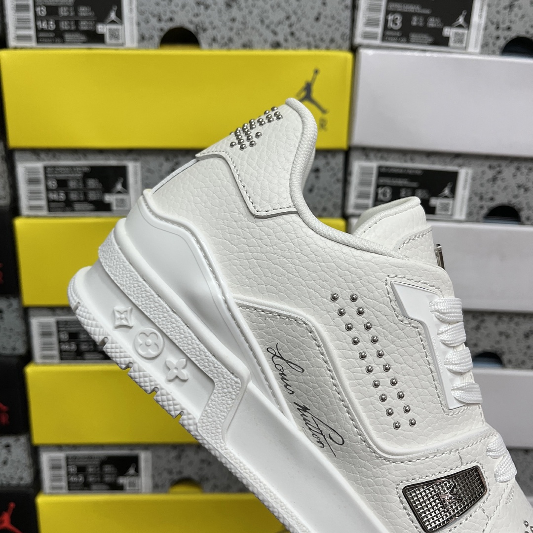 Louis Vuitton Trainer V2-01 - Image 4