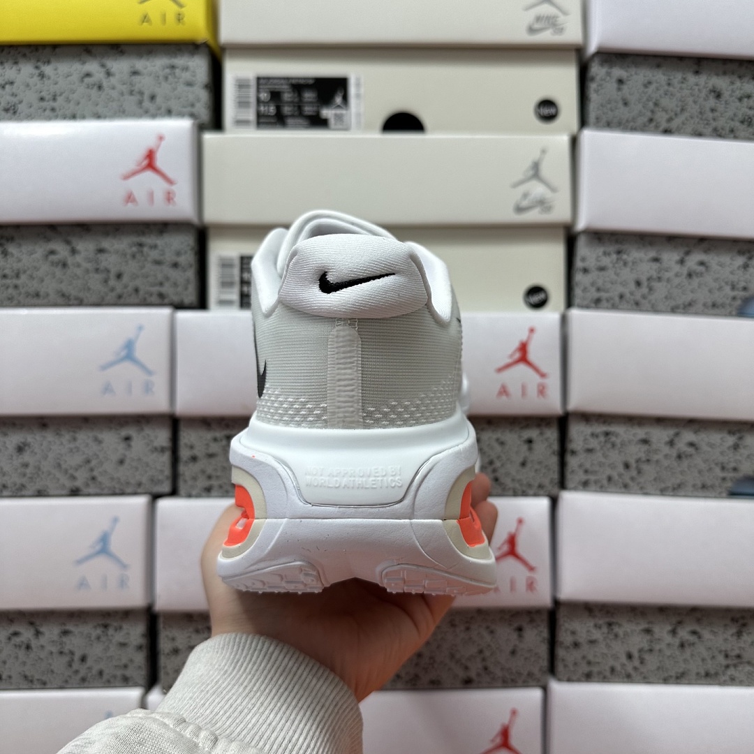 Nike Vomero Premium HQ2050-631 - Image 4