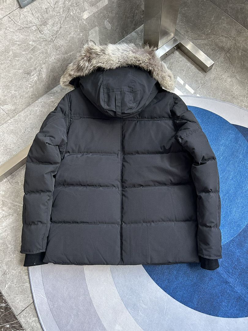 Canada Goose Wyndham Parka - Image 39