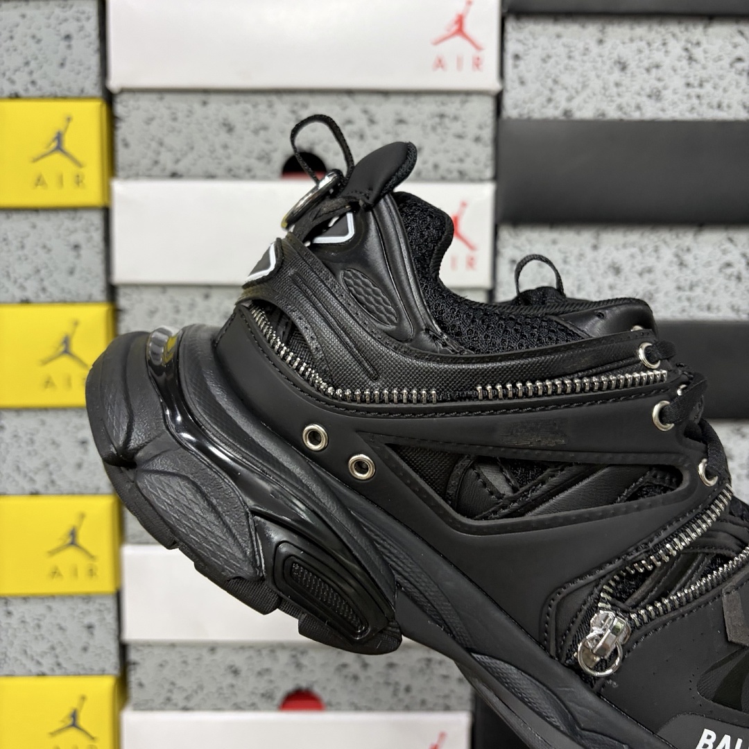 Balenciaga BLCG Track 3.0 - Image 3