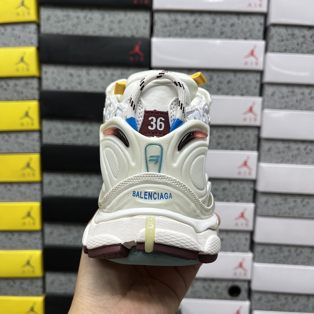 Balenciaga BLCG Runner 7.5 - Image 8
