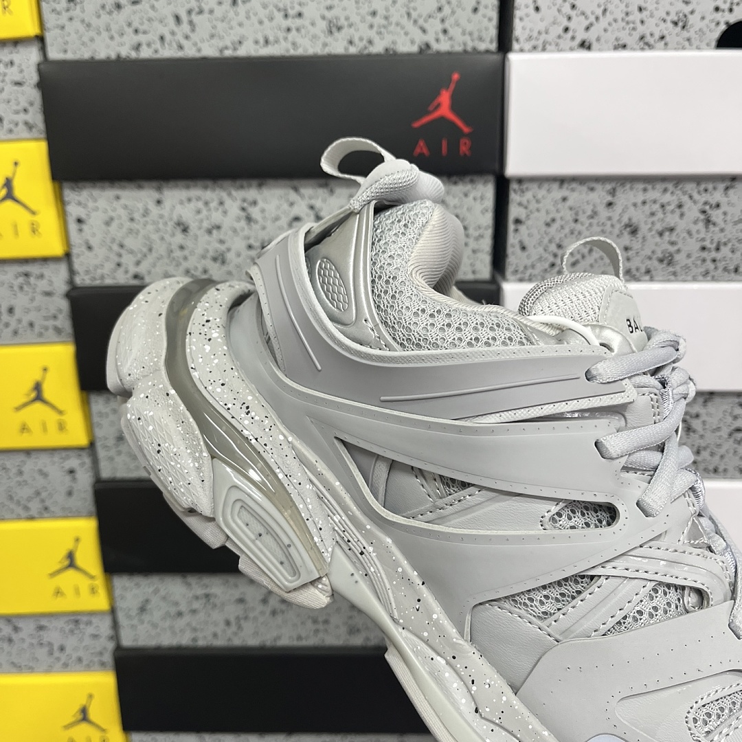 Balenciaga Track Light Grey Outsole Speckled - Image 4
