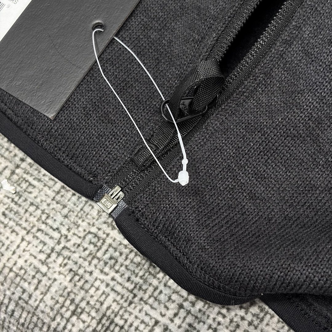 Arc'teryx Covert Cardigan Black Heather - Image 7