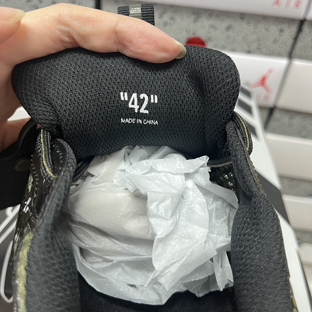 Off-White Be Right Back - Image 4