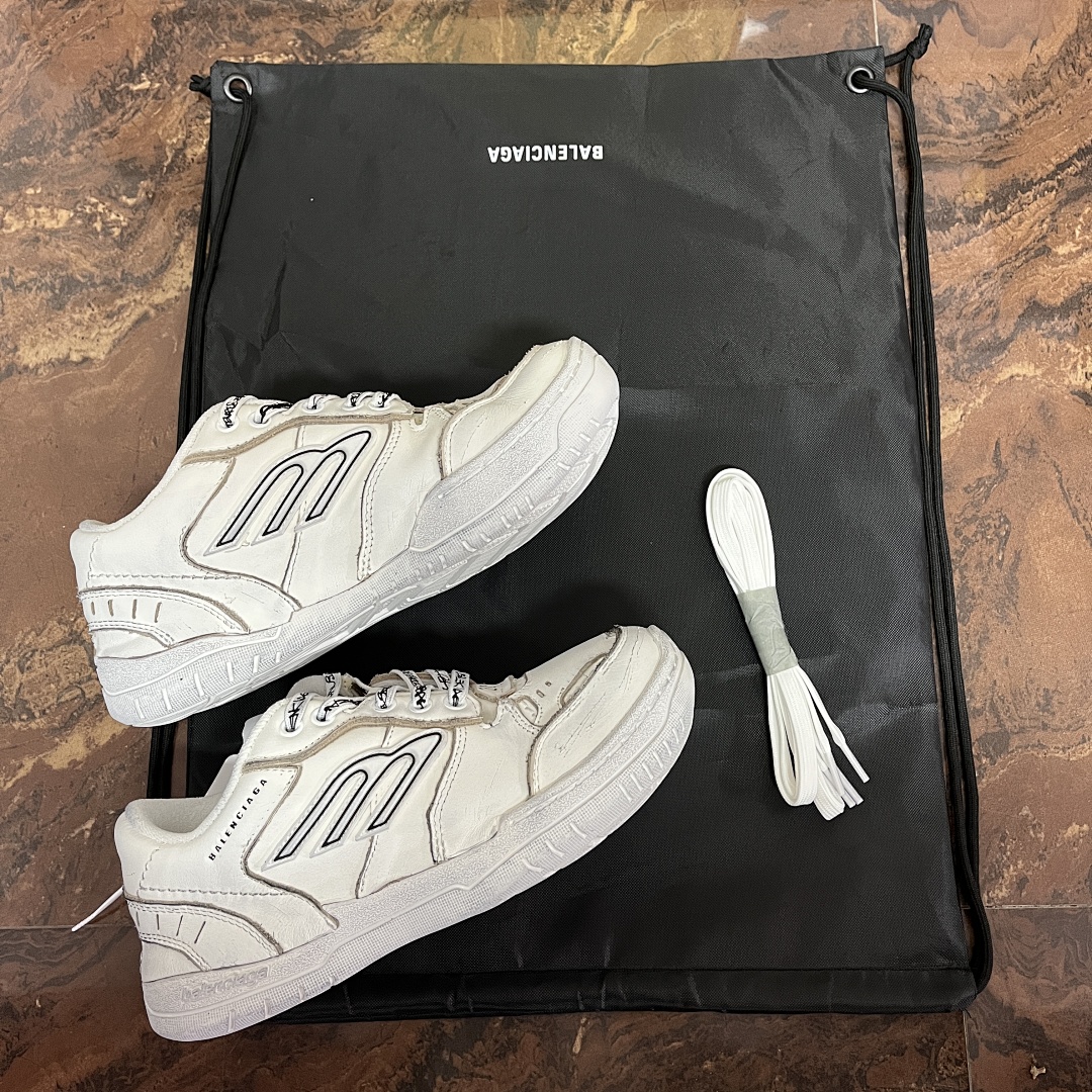 Balenciaga Hamptons Sneakers - Image 2