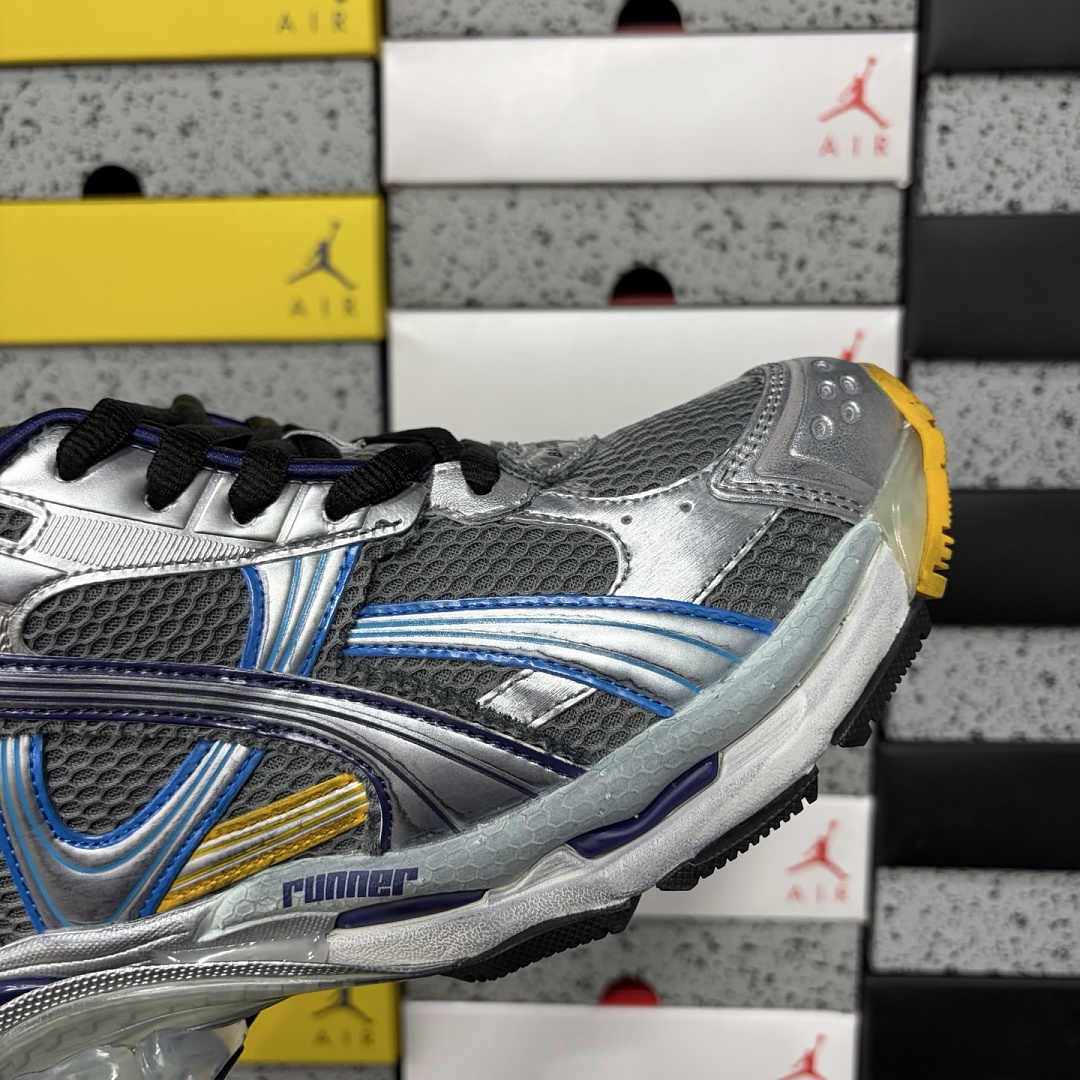 Balenciaga Runner 7.5 - Image 3