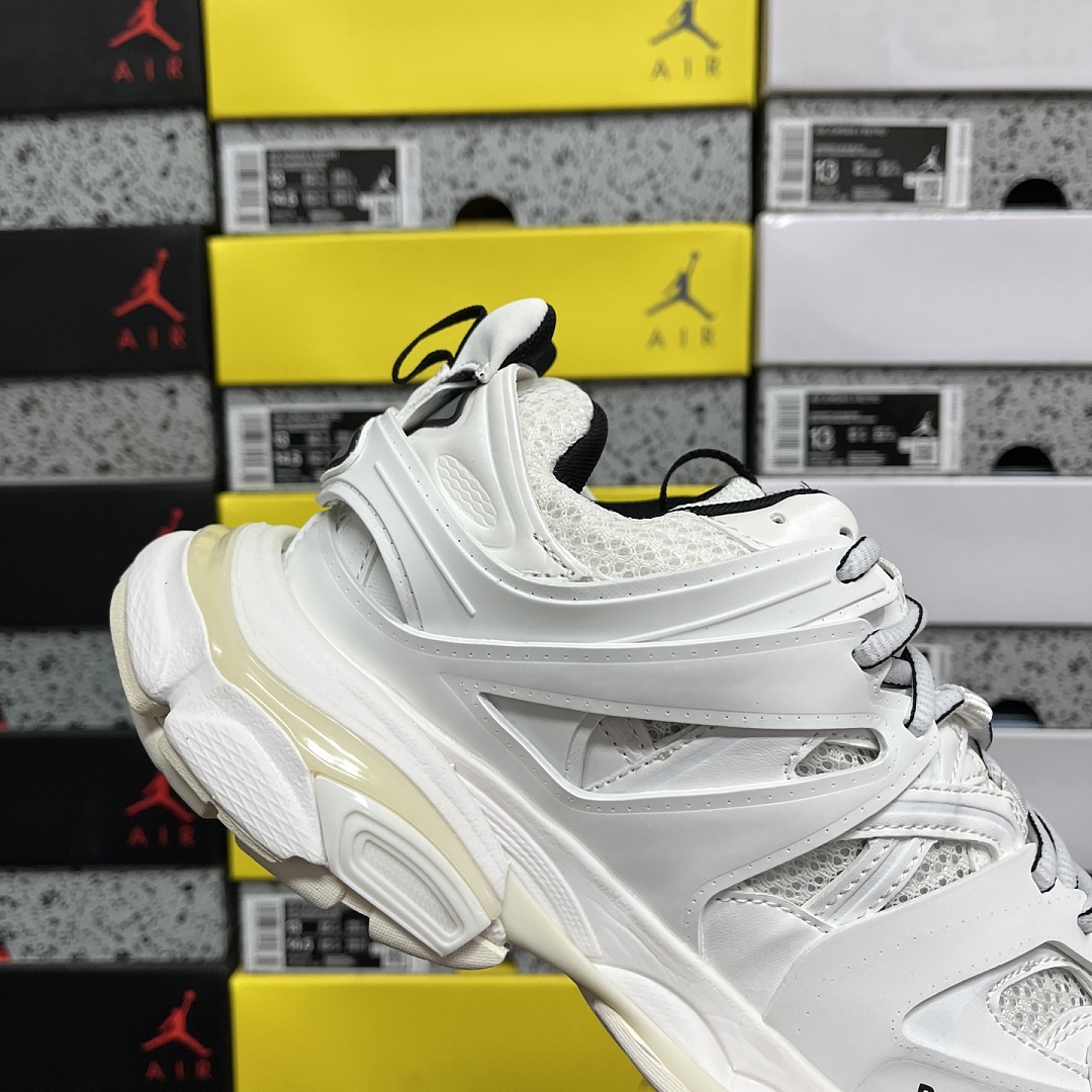 Balenciaga BLCG Track 3.0 - Image 8