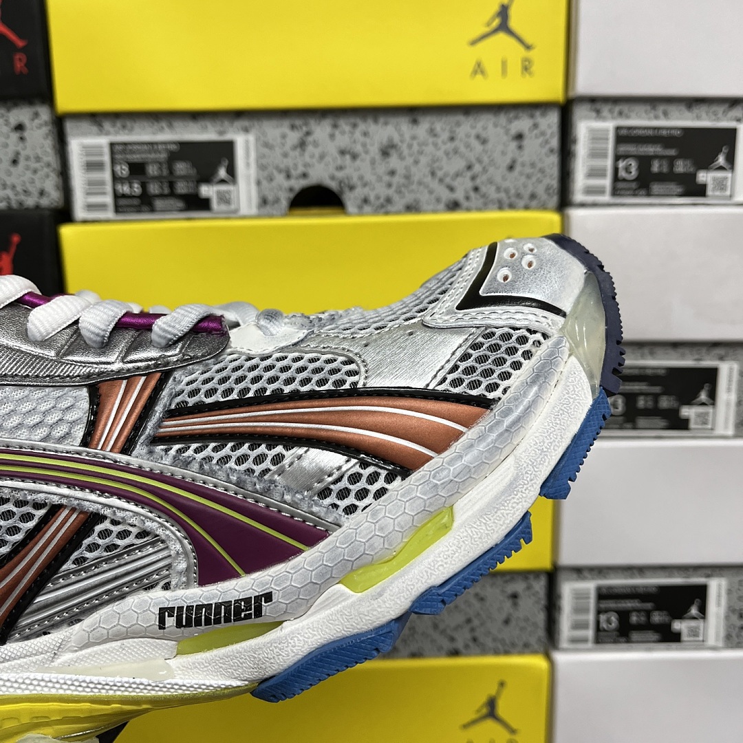Balenciaga BLCG Runner 7.5 - Image 4