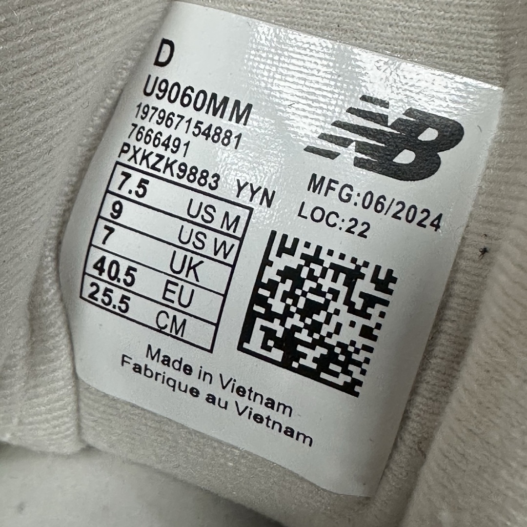 New Balance 9060 Grey Moonbeam - Image 2