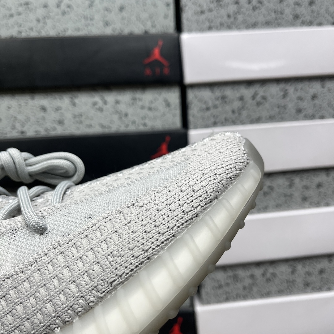 Adidas Yeezy Boost 350 V2 - Image 2