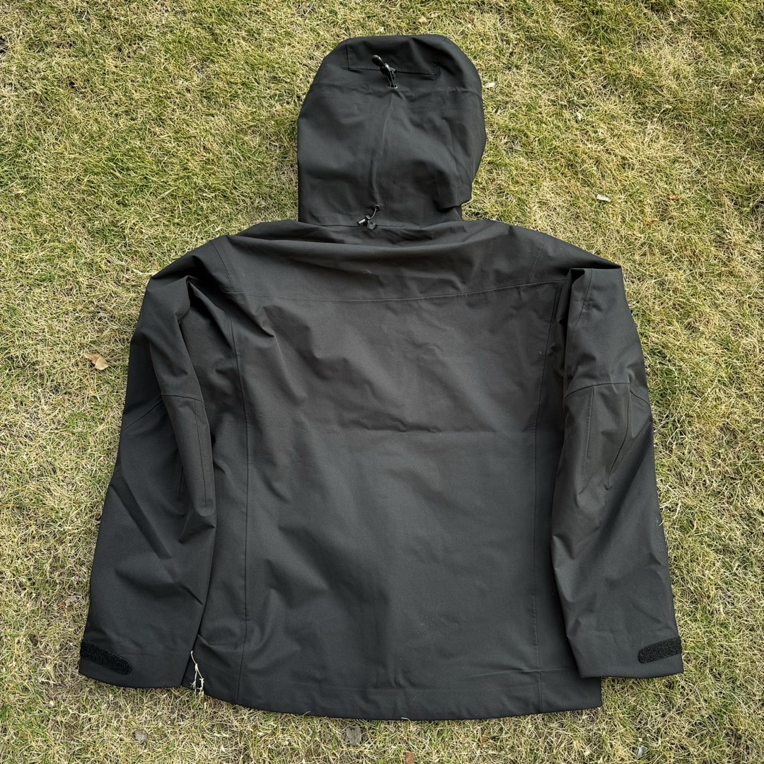 Arc'teryx Alpha Jacket 7 Gen (Black SV) - Image 16