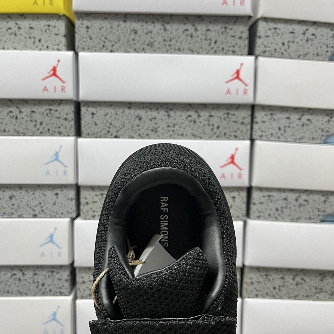 On Running Raf Simons Antei Low Top - Image 3