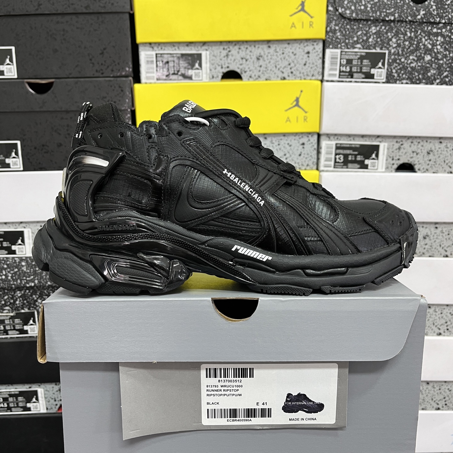 Balenciaga BLCG Runner 7.5 - Image 11