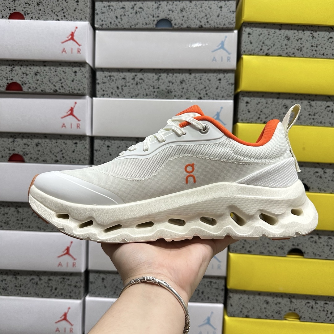 On Running Running Cloudtilt 2 LOEWE White Orange 3ME10691562 - Image 2