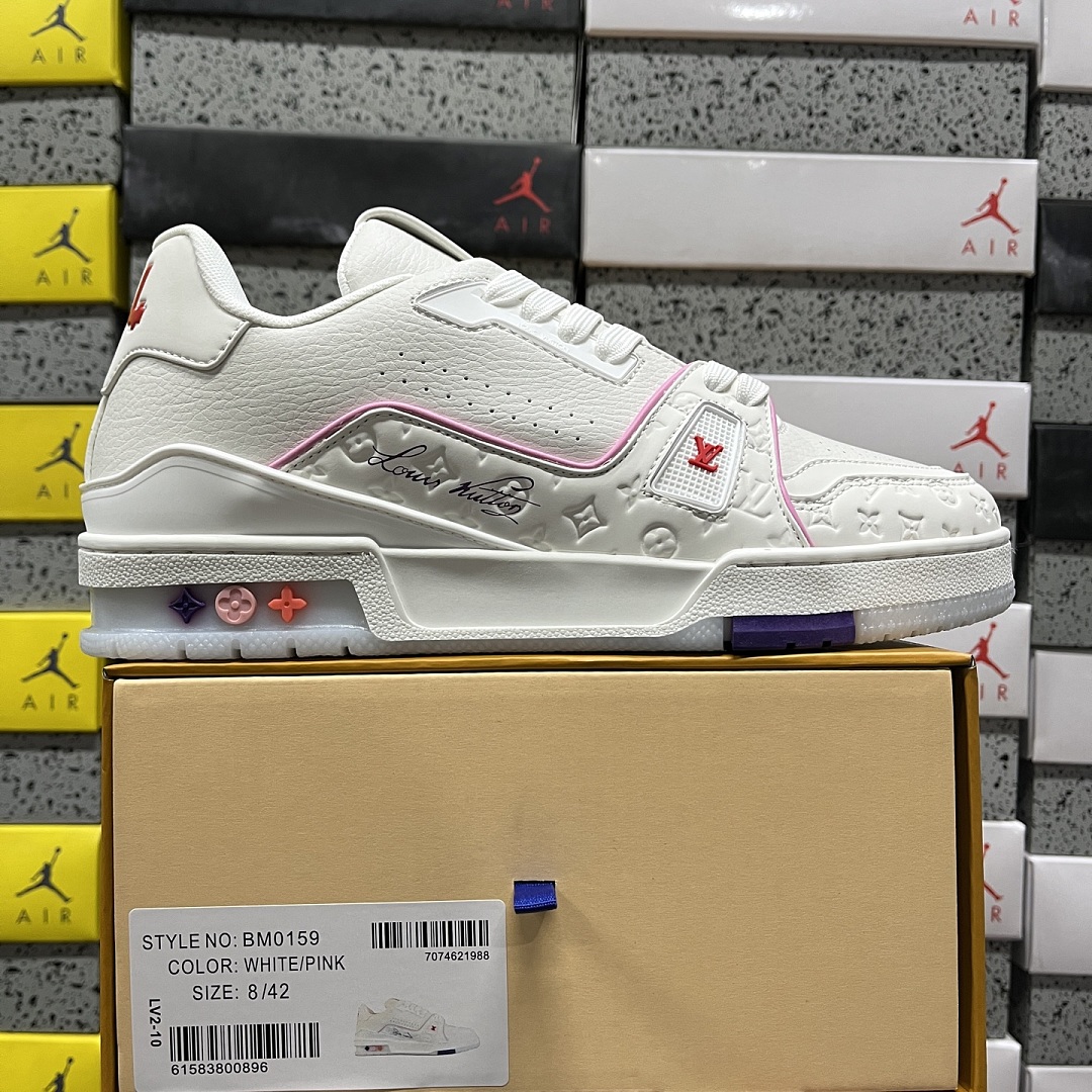 Louis Vuitton Trainer V2-10