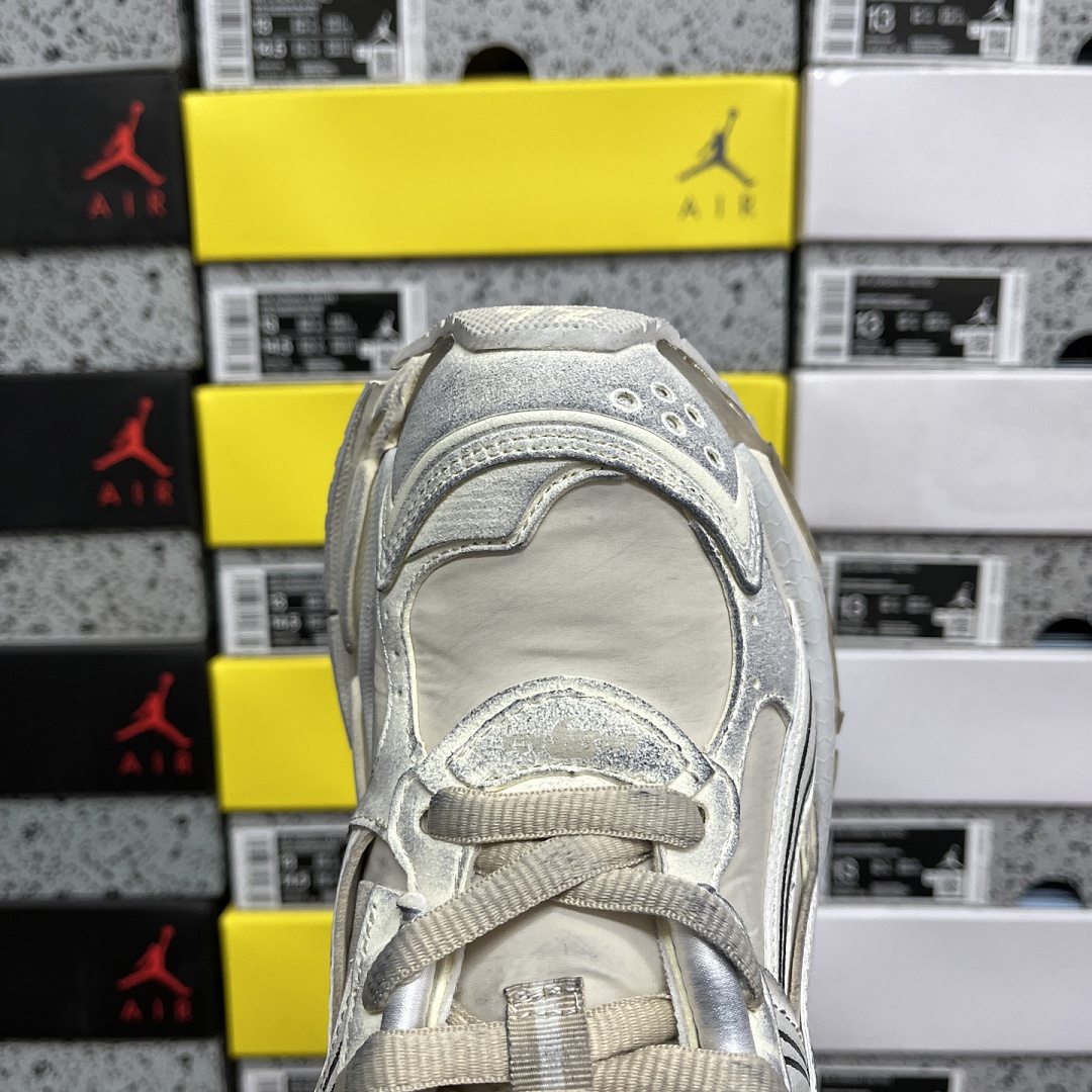Balenciaga BLCG Runner 7.5 - Image 4