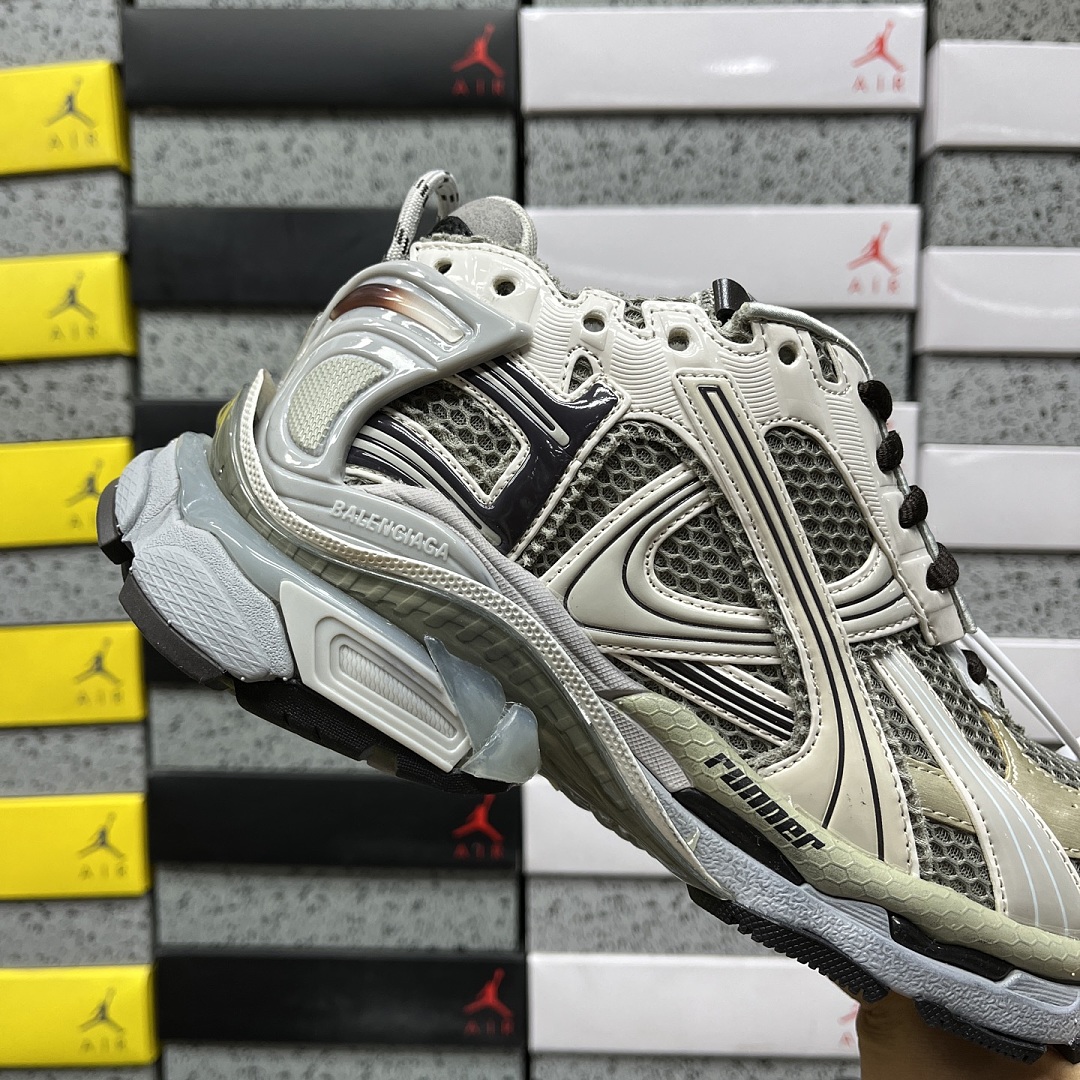 Balenciaga BLCG Runner 7.5 - Image 5