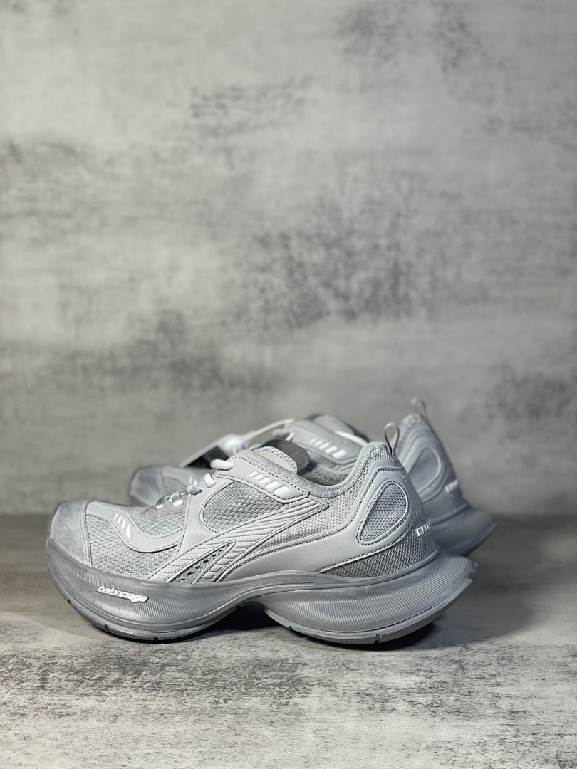 Balenciaga Circuit - Image 29