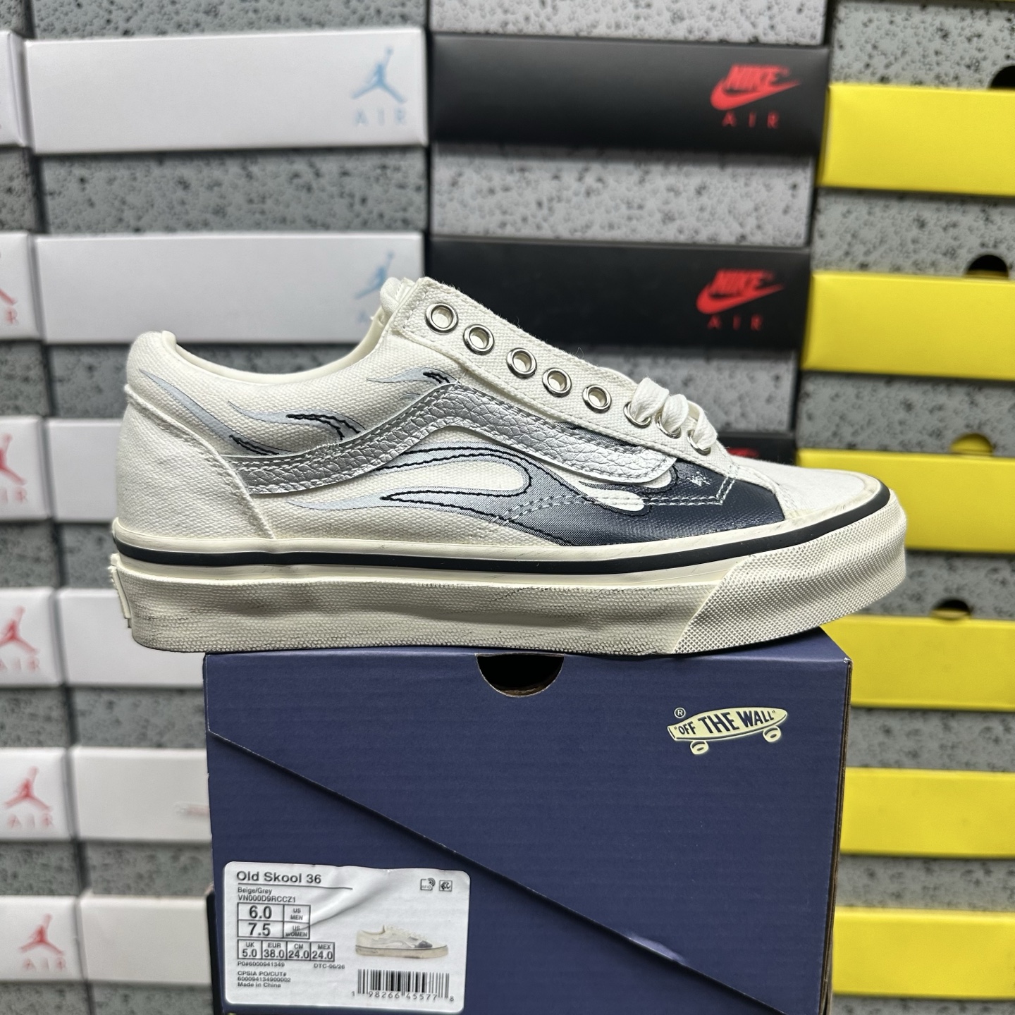 Vans LX Old Skool Archive Flame White V - Image 11