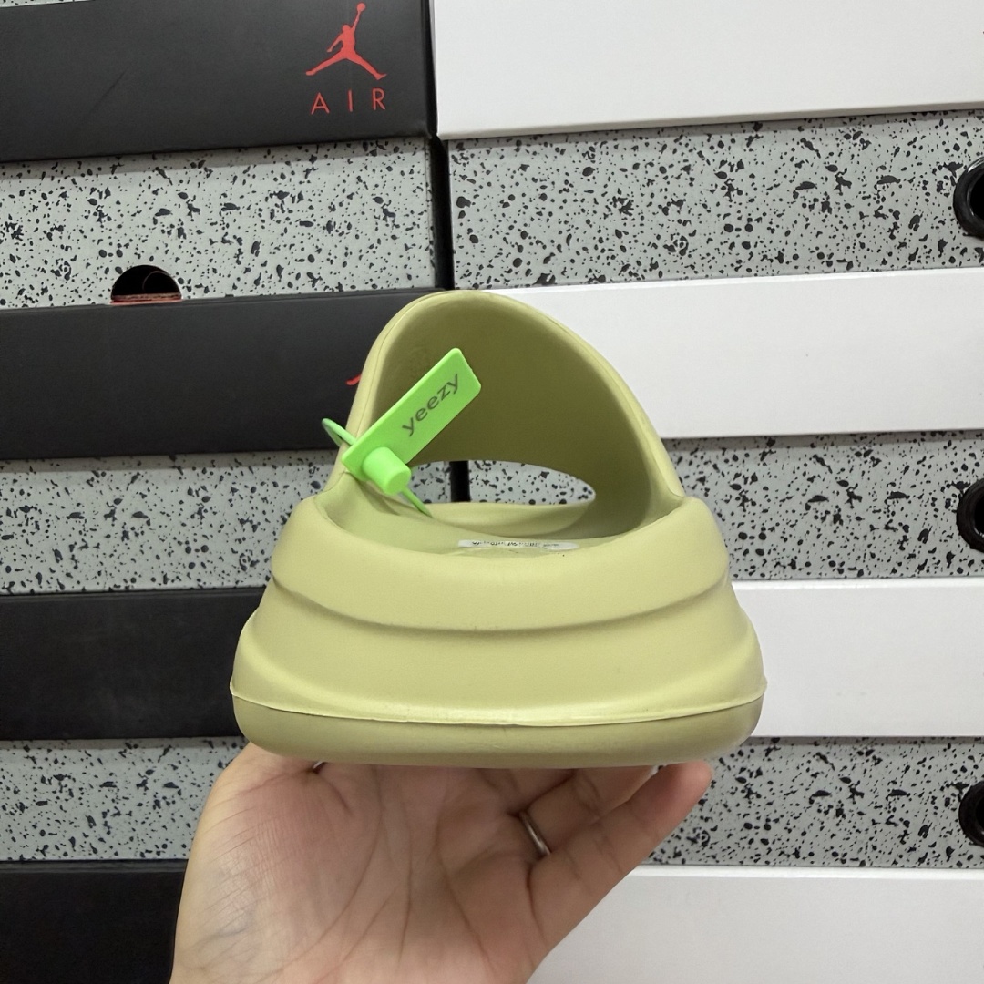 Adidas Slide/Foam Runner - Image 28