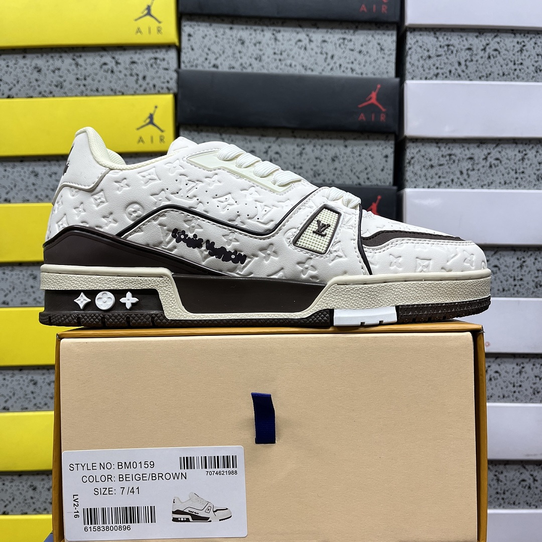 Louis Vuitton Trainer V2-16