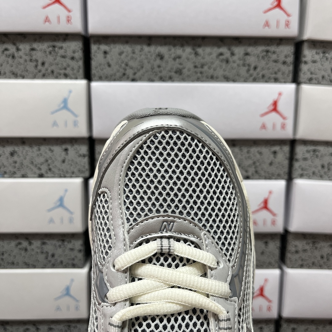 New Balance 740V2 - Image 8