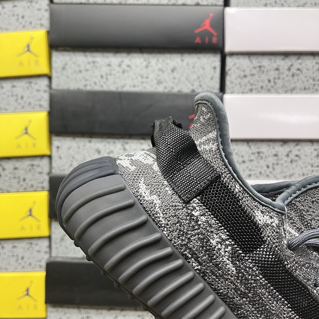Adidas Yeezy Boost 350 V2 - Image 4