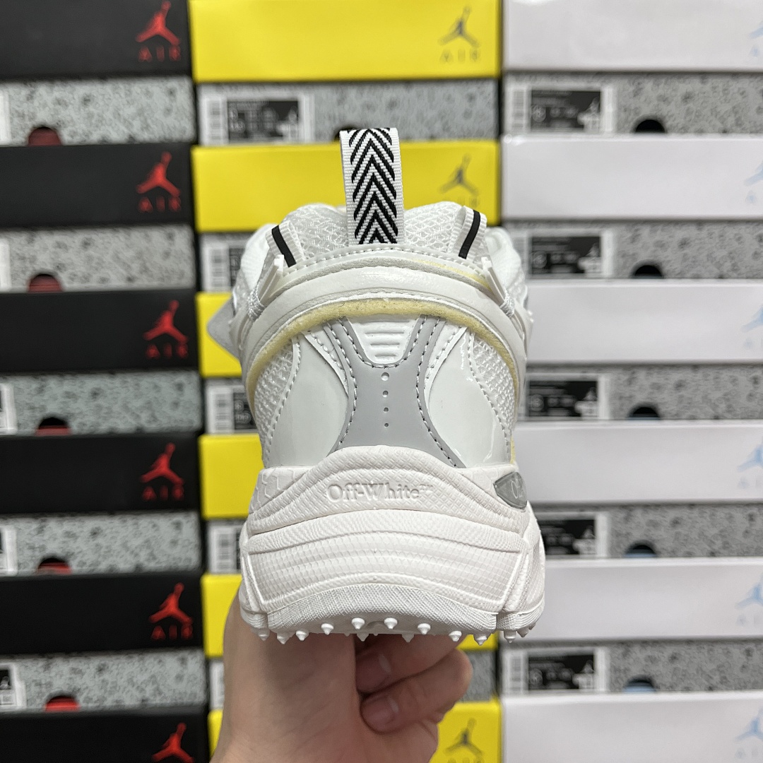 Off-White Be Right Back - Image 7