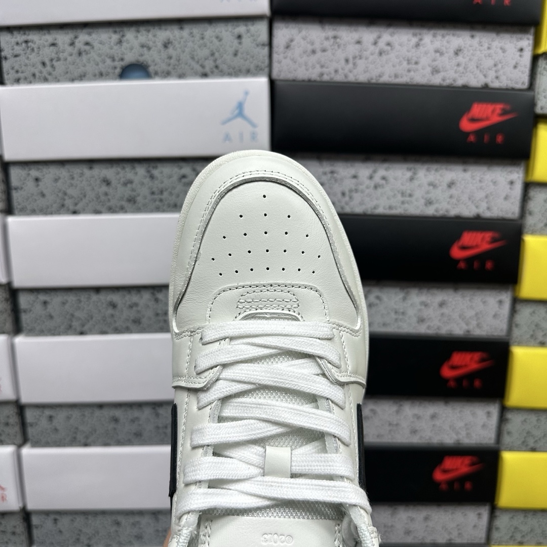 Off-White Out Of Office OOO Low Tops - Image 2
