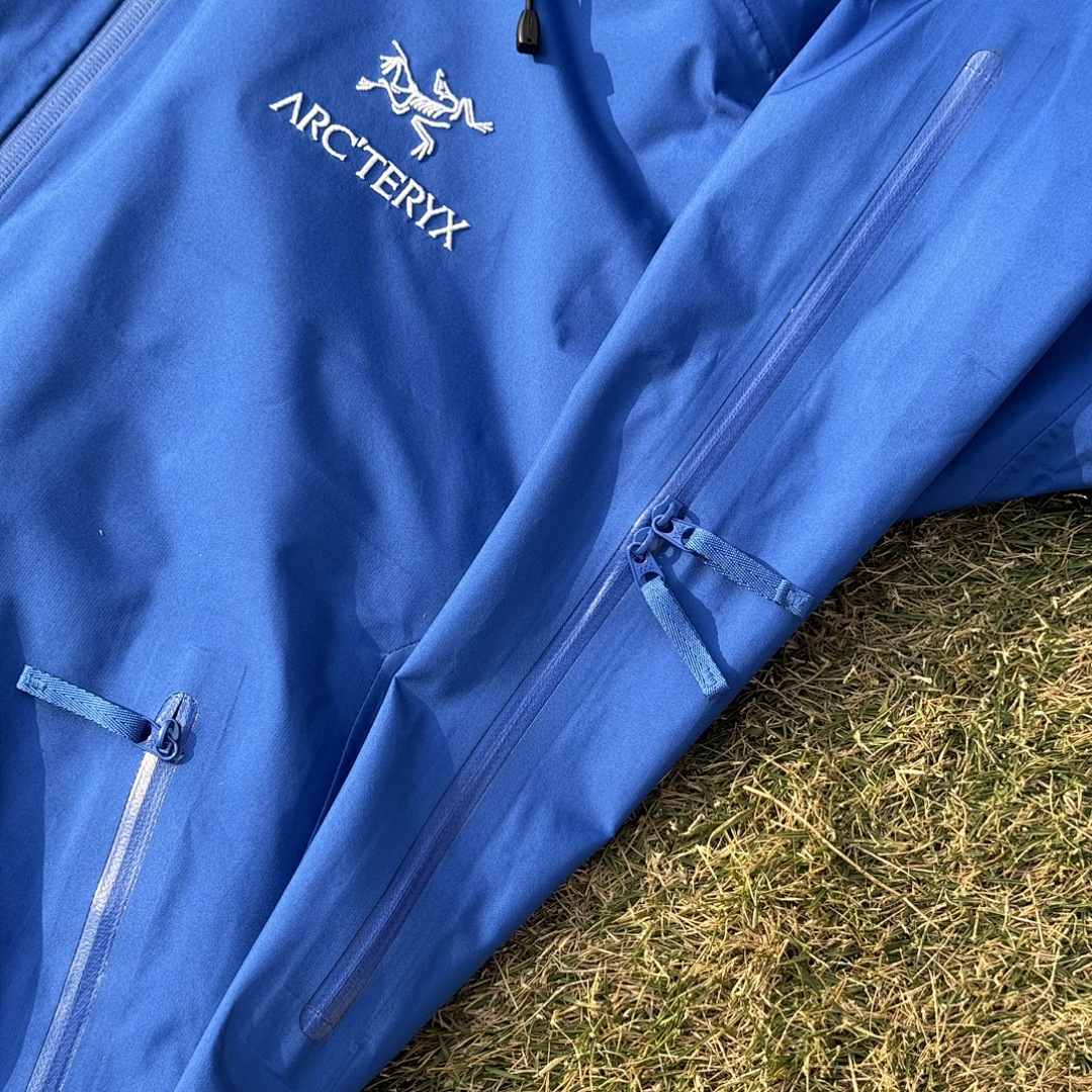 Arc'teryx Beta LT Jacket (Royal Blue) - Image 19