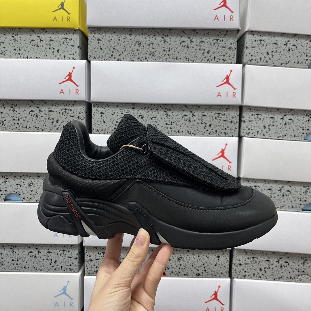 On Running Raf Simons Antei Low Top - Image 6