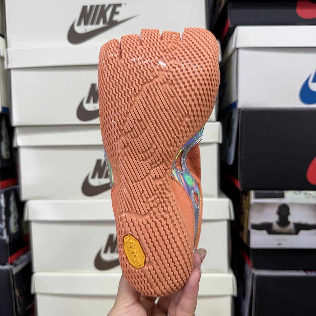 Suicoke Finger Chukka Boot 25W0704 Orange Straps - Image 4